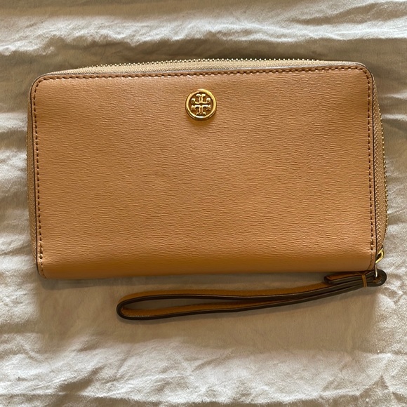 Tory Burch Accessories - Tan Tory Burch Wristlet